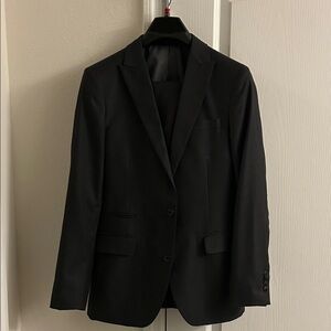 JF J.Ferrar Elegant Black/Gray Suit Jacket with match pants.